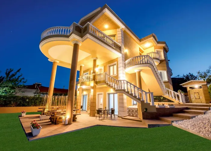 Angels View Apartments